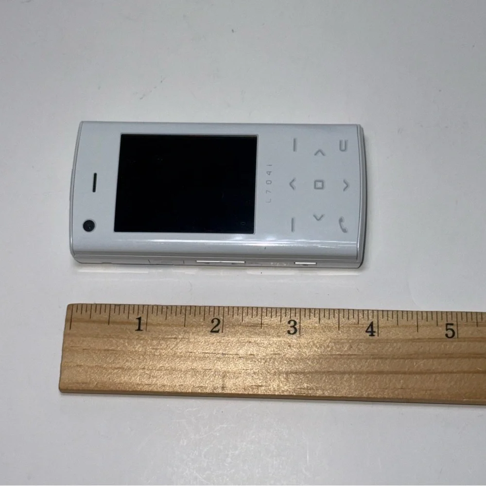 LG LT041 White Chocolate Cellular Japanese Phone No Charger “UNTESTED” Buy As Is